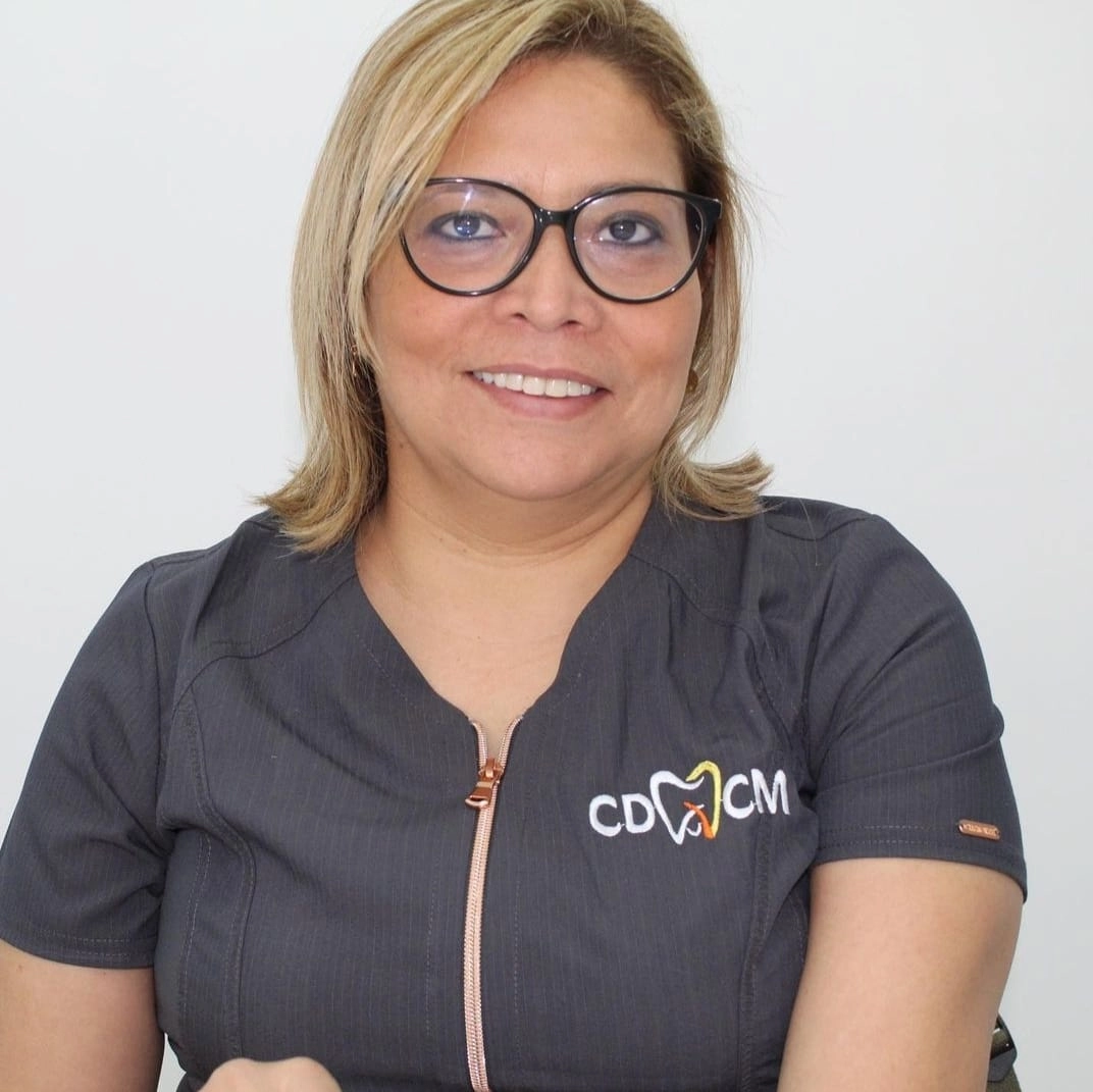 Imagen de dentista Patricia Añez en Clínica Dental Camino Moncada
